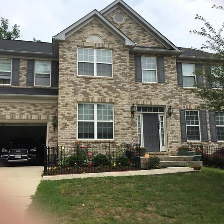 Two Bedroom Apartment In Single Family Home Fort Washington Exterior photo